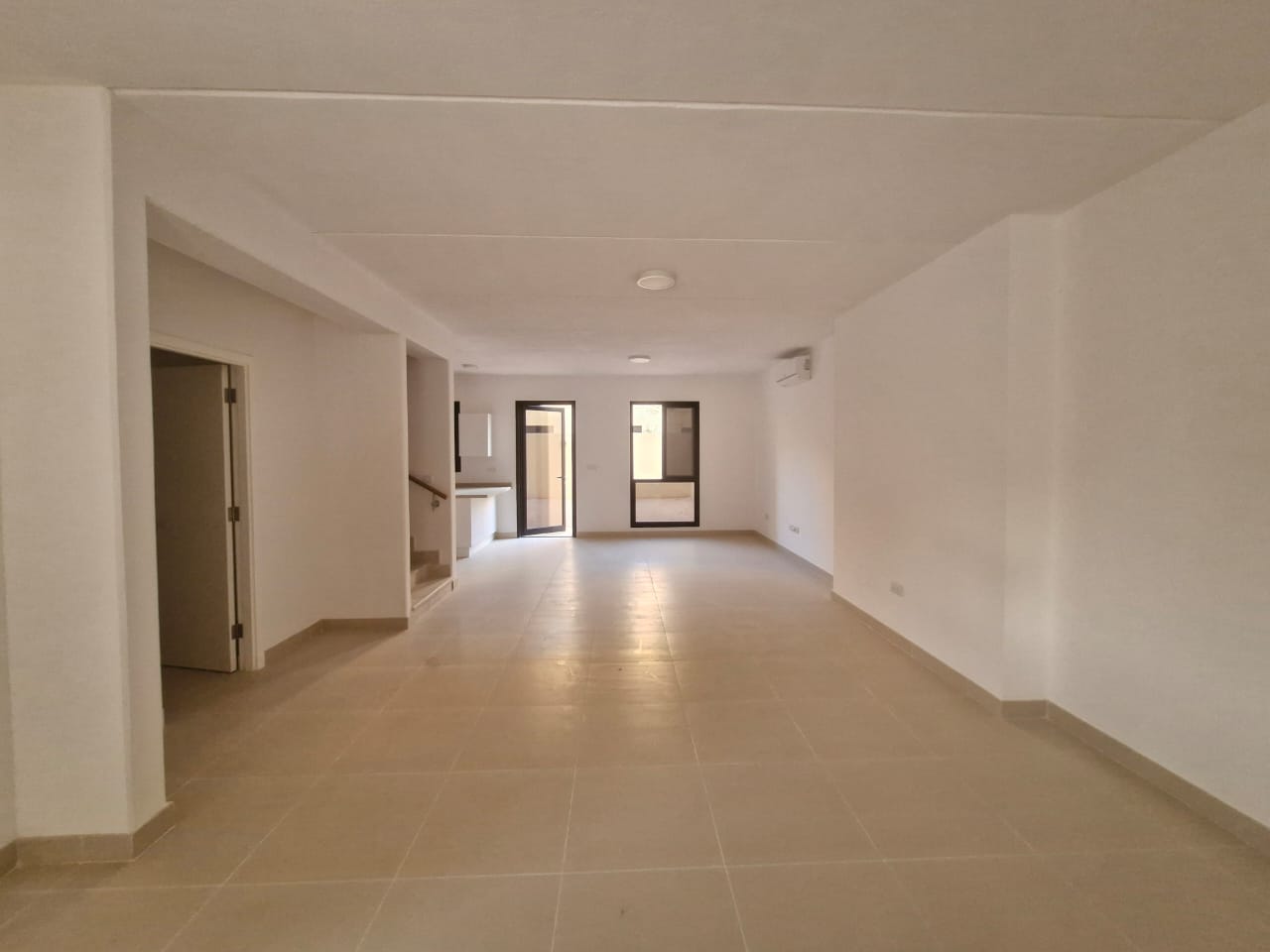  🏡 *Modern Townhouse for Rent in Sedra (Roshn) – Stylish & Family-Friendly* 👨‍👩‍👧‍👦